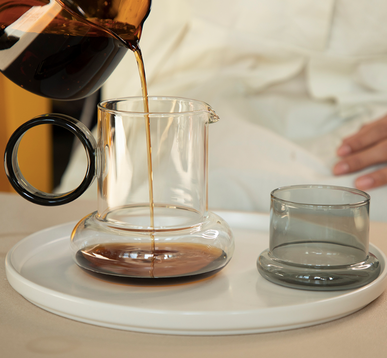 Glass Pitcher Teapot with Cup Lid: Brown