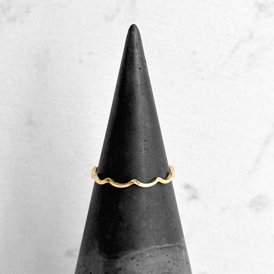 Scalloped Gold Squiggle Ring