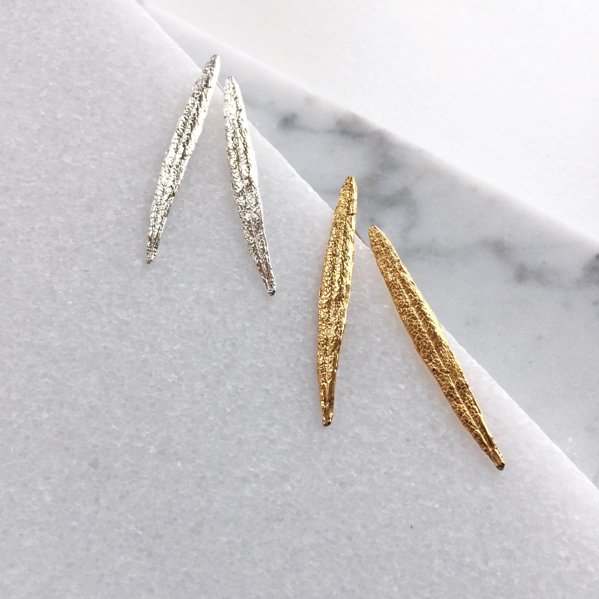 Organic Wood Pot Leaf Earrings - Metal Emblem Stud Post Earrings (10mm)